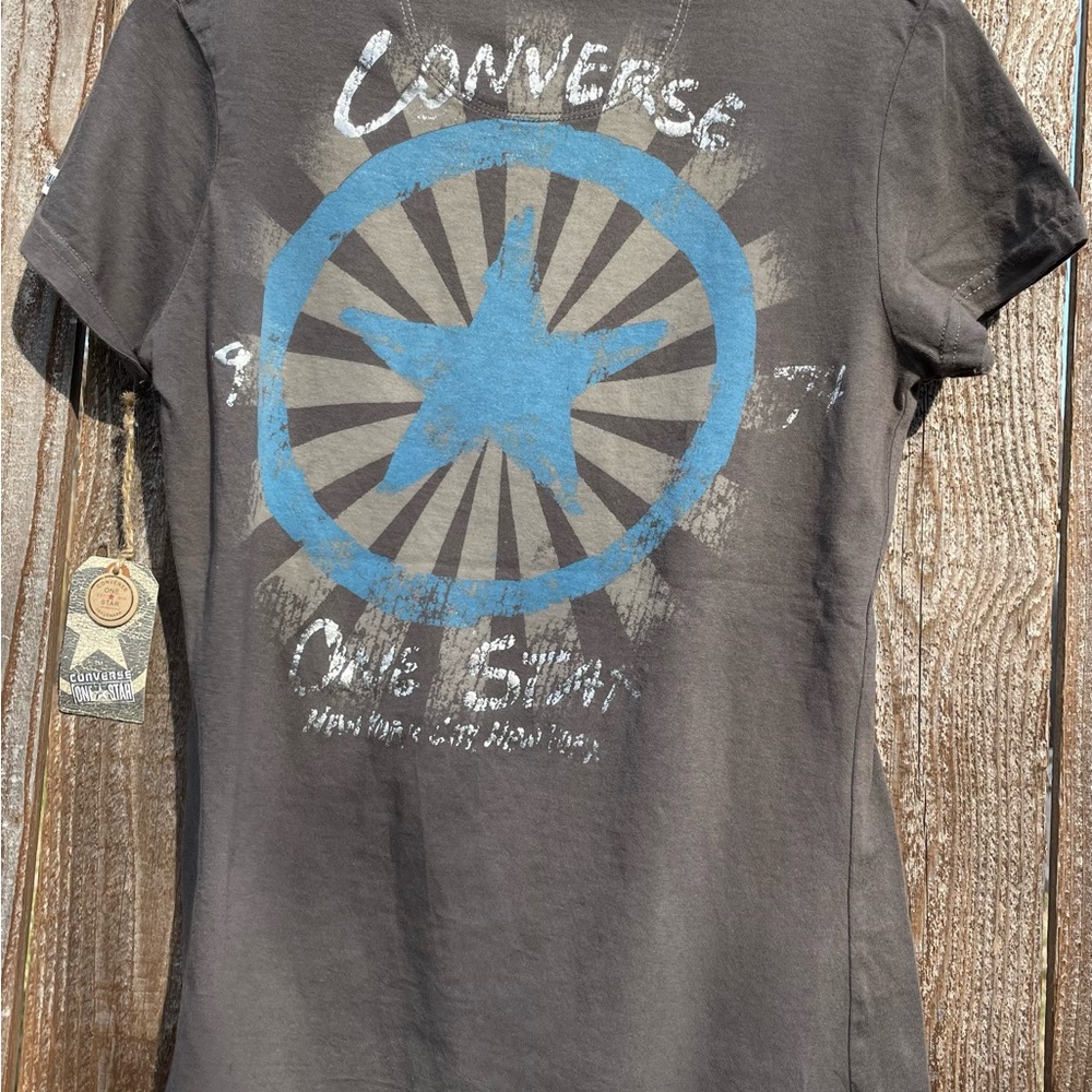Women’s gray Converse T-shirt | medium - Picture 4 of 9